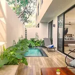 Private Swim Up Pool. Garden Patio.Near Beach/Town