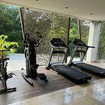 Join The Tuluminati Tribe! Modern & Cozy Studio