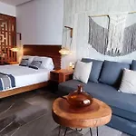 Iik: Stylish Retreat In Tulum's Heart Apartment