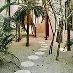 Tropical Oasis In Holistika With Pool Apartamento