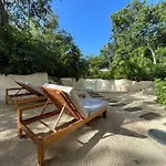 Iik: Stylish Retreat In Tulum's Heart Apartment