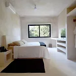 Tropical Oasis In Holistika With Pool Apartamento