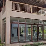 Encanto Private Balcony 2 Pools Gym Only 5 Minutes To Beaches Apartment