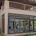 Serene Private Rooftop Jacuzzi Penthouse 2 Pools 5 Min To Beach + Gym