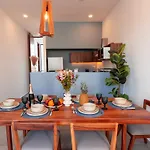 Modern 3Br Penthouse Apartment W/Rooftop Pool