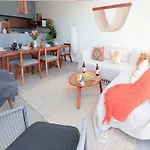 Modern 3Br Penthouse Apartment W/Rooftop Pool