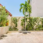 New Chic Condo Private Balcony Huge Pool Onsite