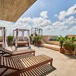 Exquisite 2-Bed Apt, Private Terrace With Plunge Pool, Rooftop, Swimming Pools And Gym