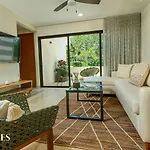 2 Rec. | Roof C/infinity Pool + Jacuzzi | Amplio