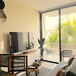 Chic, Modern *