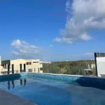 Luxury Rooftop With Private Pool