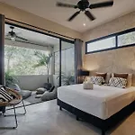 240m2 - 16 Persons - 6 - 2 Swimming Pool - 3 Jacuzzis *