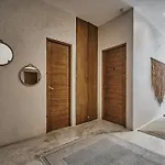 240m2 - 16 Persons - 6 - 2 Swimming Pool - 3 Jacuzzis *