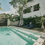 240m2 - 16 Persons - 6 - 2 Swimming Pool - 3 Jacuzzis Tulum