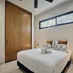Villa 240m2 - 16 Persons - 6 - 2 Swimming Pool - 3 Jacuzzis *