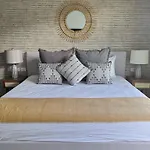 Menesse Luxury By Spot Apartment *