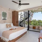 Jade * Tulum