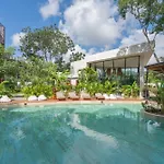 Jade Hotel