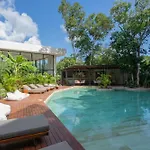 Jade Tulum