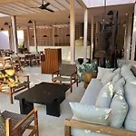 Aflora Resort Style Studio