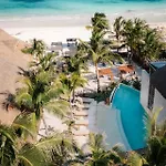 Don Quijote - Private Pool & Beach Club Access