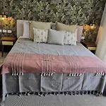Menesse Luxury By Spot *