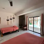 Howlita - Adult Only Hotel 3*