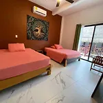 Howlita - Adult Only Tulum