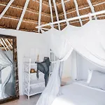 Coco Hotel 2*