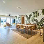 Penthouse Haven With Pv Rooftop Pool Gym And 24H Security