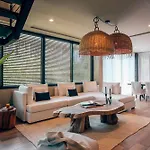 Apartamento Luxurious Oasis Jacuzzi With Art Gallery And Pool *