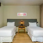Apartamento Luxurious Oasis Jacuzzi With Art Gallery And Pool