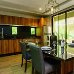 Luxurious Oasis Jacuzzi With Art Gallery And Pool Apartamento *