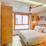 Apartamento Luxurious Oasis Jacuzzi With Art Gallery And Pool