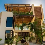 Penthouse With Private Pool Moots 303
