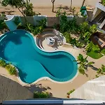 Penthouse With Private Pool Moots 303