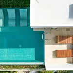 Luxury Condo 200Mbps Jacuzzi And Balcony Rooftop Pool