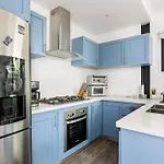 Chic Townhouse With Private Pool And Rooftop View *