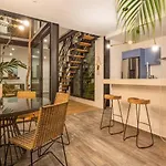 Holiday home Chic Townhouse With Private Pool And Rooftop View