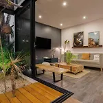 Chic Townhouse With Private Pool And Rooftop View