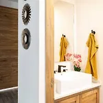 Holiday home Chic Townhouse With Private Pool And Rooftop View
