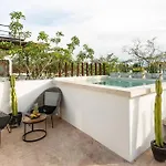 Chic Townhouse With Private Pool And Rooftop View Tulum