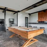 Holiday home Chic Townhouse With Private Pool And Rooftop View