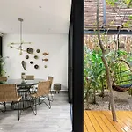 Holiday home Chic Townhouse With Private Pool And Rooftop View *