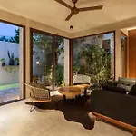 Villa Tranquil With Private Pool And Garden Tulum