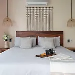 Amazing Jungle Condo Near Beach Town 200Mb Pool