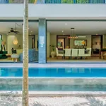 Apartamento Luxurious Oasis Jacuzzi With Art Gallery And Pool *