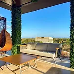 Vibrant Tulum With Resort Amenities