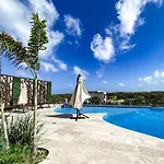 Vibrant Tulum With Resort Amenities