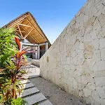 Lux Villa Only 5 Min To Beach!